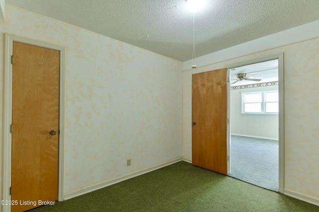 411 Trinity Hills Ln, Louisville, KY 40207