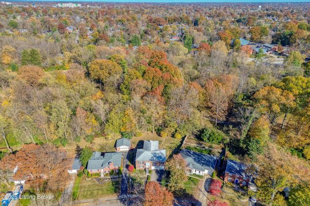 411 Trinity Hills Ln, Louisville, KY 40207