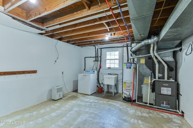 411 Trinity Hills Ln, Louisville, KY 40207