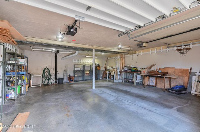 411 Trinity Hills Ln, Louisville, KY 40207