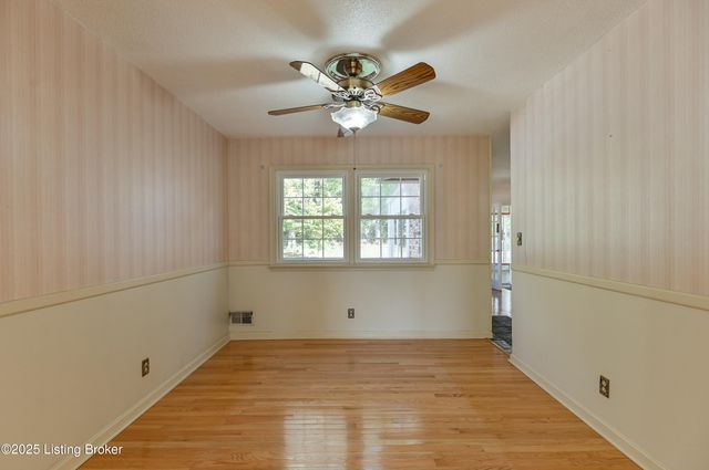 411 Trinity Hills Ln, Louisville, KY 40207