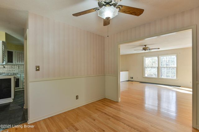 411 Trinity Hills Ln, Louisville, KY 40207