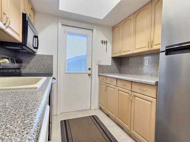 1300 N Ocean Blvd 111, Pompano Beach, FL 33062