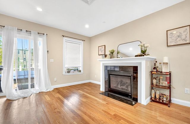 756 E Fifth St 2, Boston, MA 02127