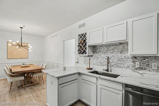 41639 Tera Lane, Novi, MI 48375