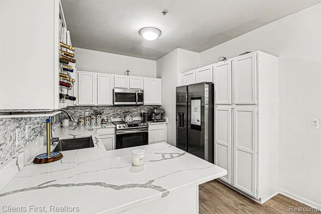 41639 Tera Lane, Novi, MI 48375