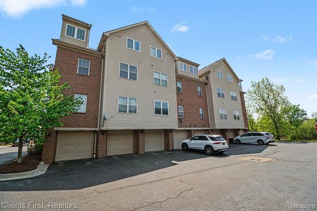 41639 Tera Lane, Novi, MI 48375