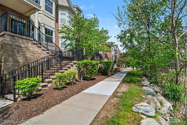 41639 Tera Lane, Novi, MI 48375