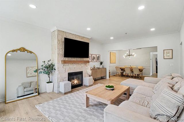 41639 Tera Lane, Novi, MI 48375