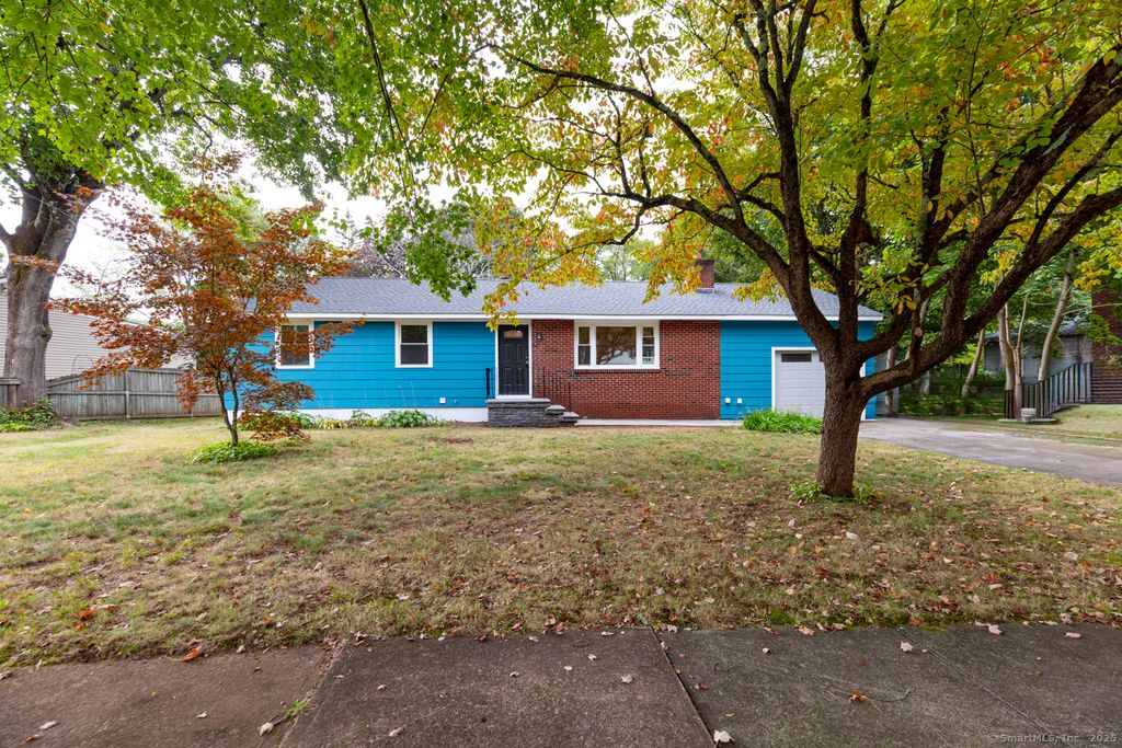 34 Parmalee Drive, Hamden, CT 06514
