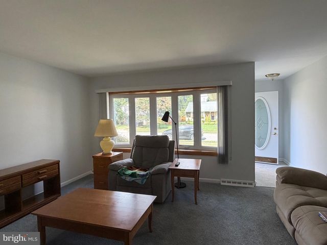 550 BEVERLY DR, Magnolia, NJ 08049