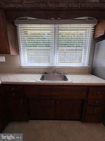 550 BEVERLY DR, Magnolia, NJ 08049