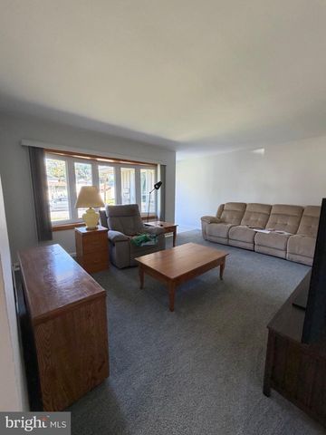 550 BEVERLY DR, Magnolia, NJ 08049