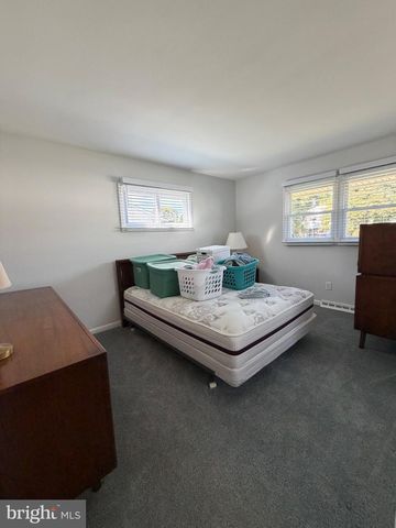 550 BEVERLY DR, Magnolia, NJ 08049