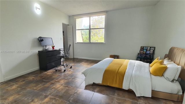 1655 NE 115th Street 28B, Miami, FL 33181