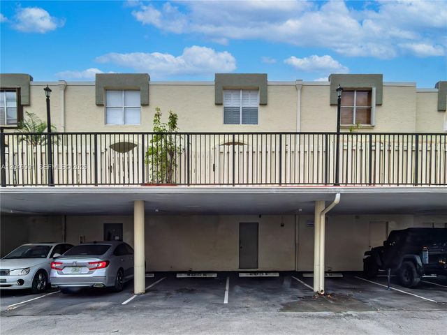 1655 NE 115th Street 28B, Miami, FL 33181