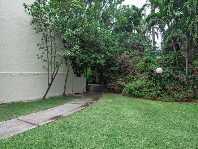 1655 NE 115th Street 28B, Miami, FL 33181
