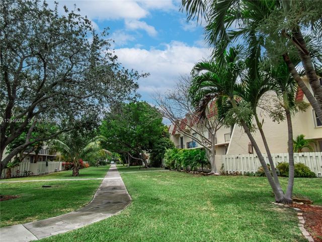 1655 NE 115th Street 28B, Miami, FL 33181