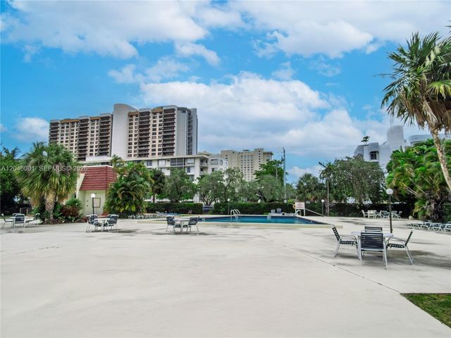 1655 NE 115th Street 28B, Miami, FL 33181