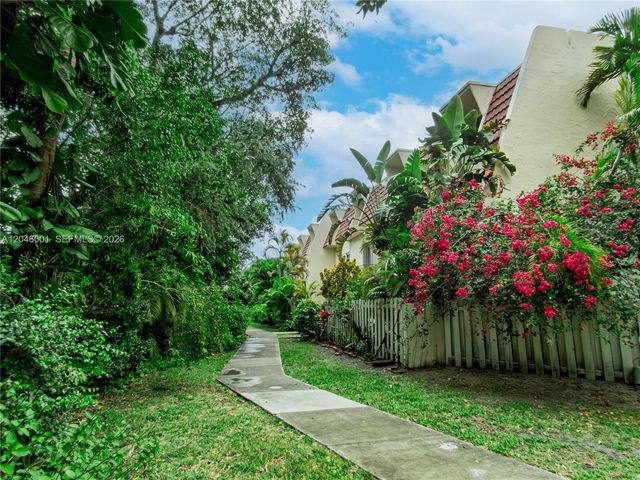 1655 NE 115th Street 28B, Miami, FL 33181