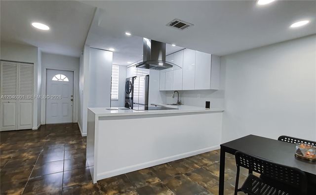 1655 NE 115th Street 28B, Miami, FL 33181