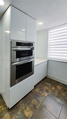 1655 NE 115th Street 28B, Miami, FL 33181
