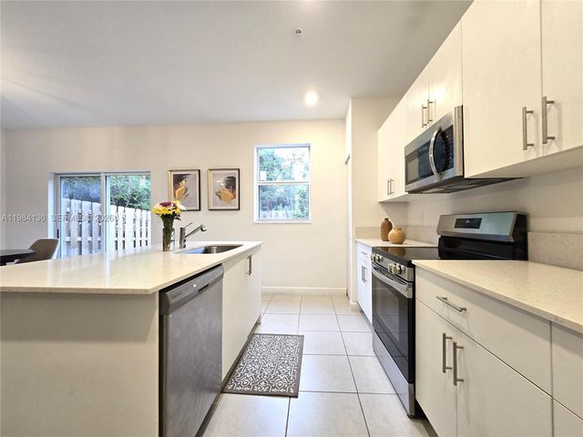 2761 NW 55th Way, Lauderhill, FL 33313