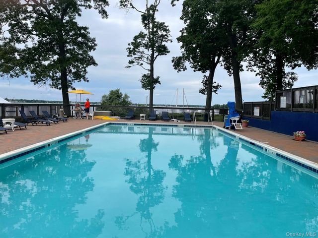 13 Winthrop Road 24, Shelter Island Heights, NY 11964