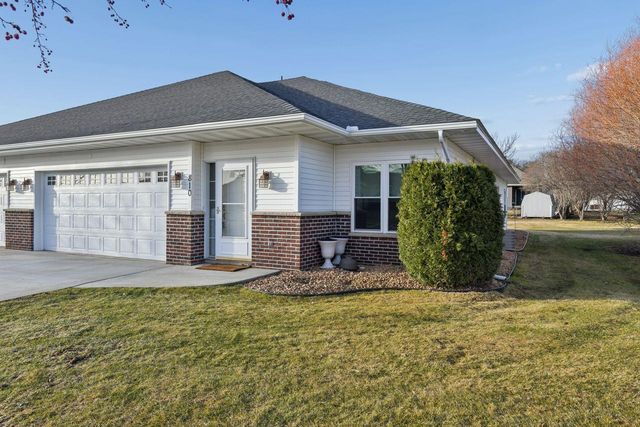 810 2nd Street NW, New Prague, MN 56071