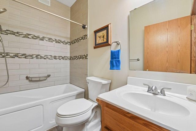 810 2nd Street NW, New Prague, MN 56071