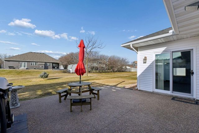 810 2nd Street NW, New Prague, MN 56071