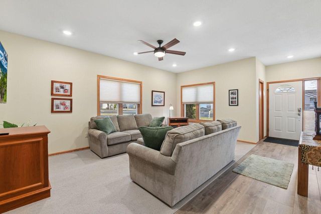 810 2nd Street NW, New Prague, MN 56071