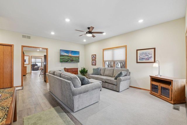 810 2nd Street NW, New Prague, MN 56071