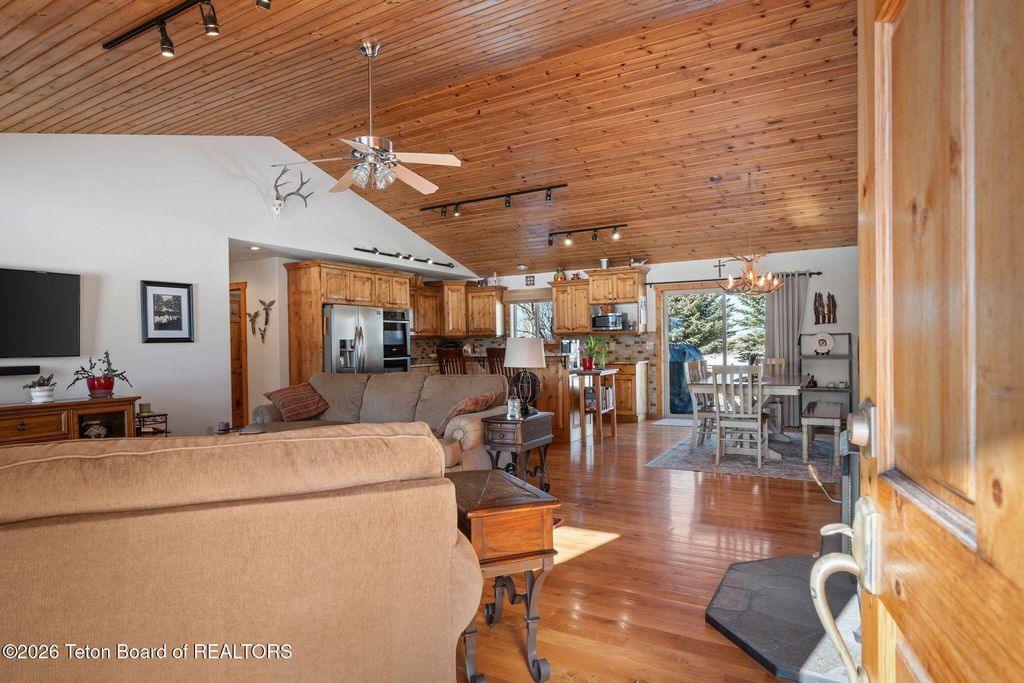 1690 PROUDFOOT Lane, Victor, ID 83455 photo 9