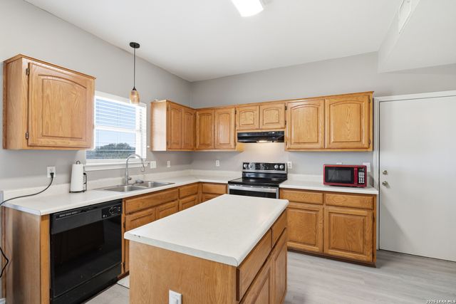 9710 Logans Ridge DR, Converse, TX 78109