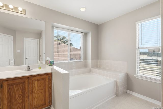 9710 Logans Ridge DR, Converse, TX 78109