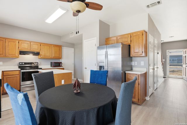 9710 Logans Ridge DR, Converse, TX 78109