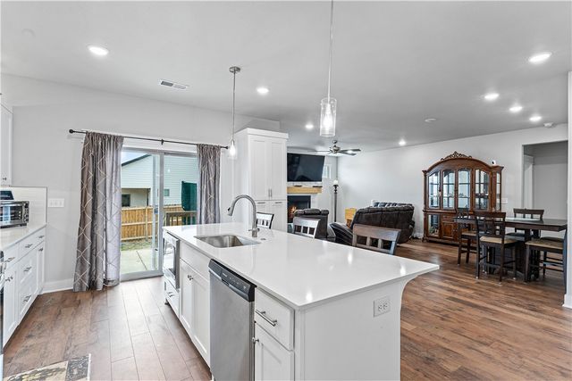 2223 Riggins Avenue, Pea Ridge, AR 72751