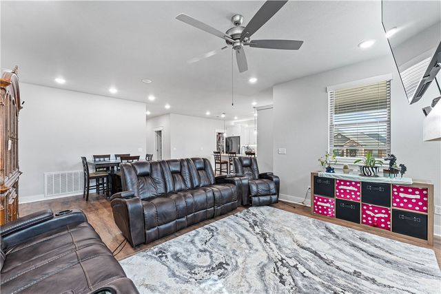 2223 Riggins Avenue, Pea Ridge, AR 72751