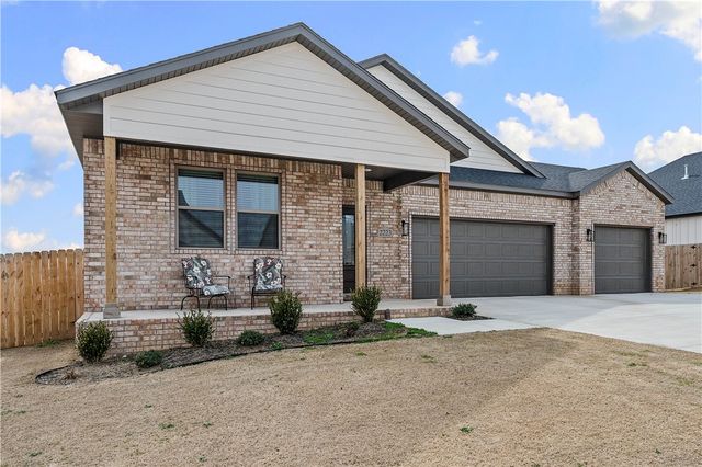 2223 Riggins Avenue, Pea Ridge, AR 72751