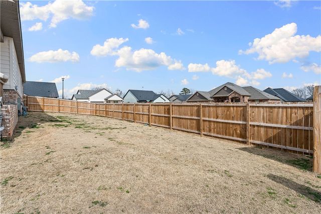 2223 Riggins Avenue, Pea Ridge, AR 72751