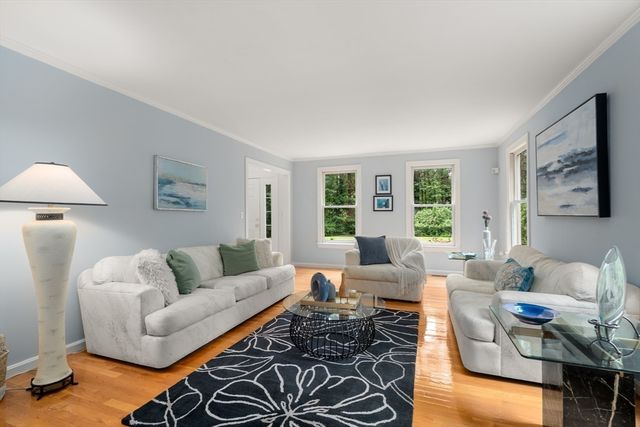 11 Rose Way, Sudbury, MA 01776