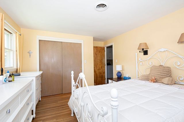 23 Mary Ann Dr, Worcester, MA 01606