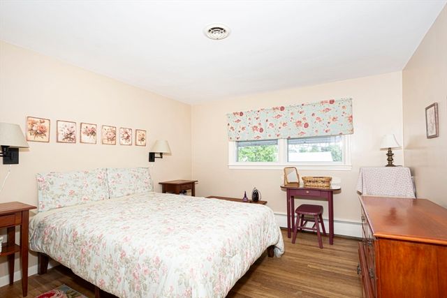 23 Mary Ann Dr, Worcester, MA 01606