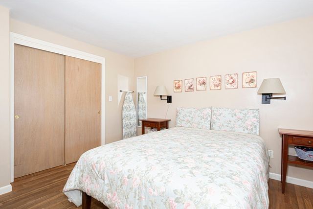 23 Mary Ann Dr, Worcester, MA 01606
