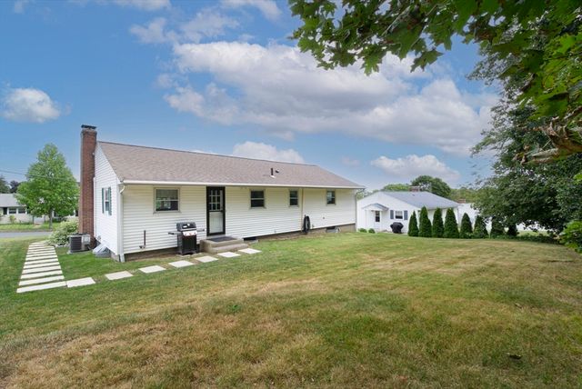 23 Mary Ann Dr, Worcester, MA 01606