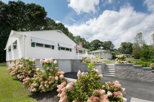 23 Mary Ann Dr, Worcester, MA 01606