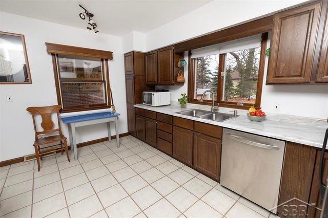 291 E Oak Street, Harrison, MI 48625