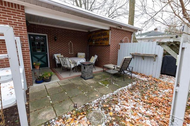 291 E Oak Street, Harrison, MI 48625