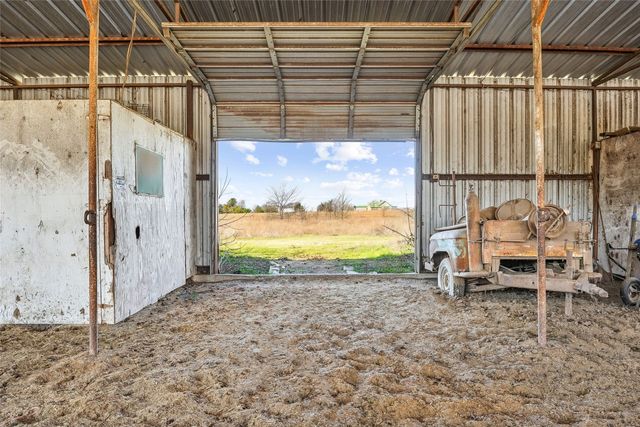 1001 Ovilla Road, Waxahachie, TX 75167